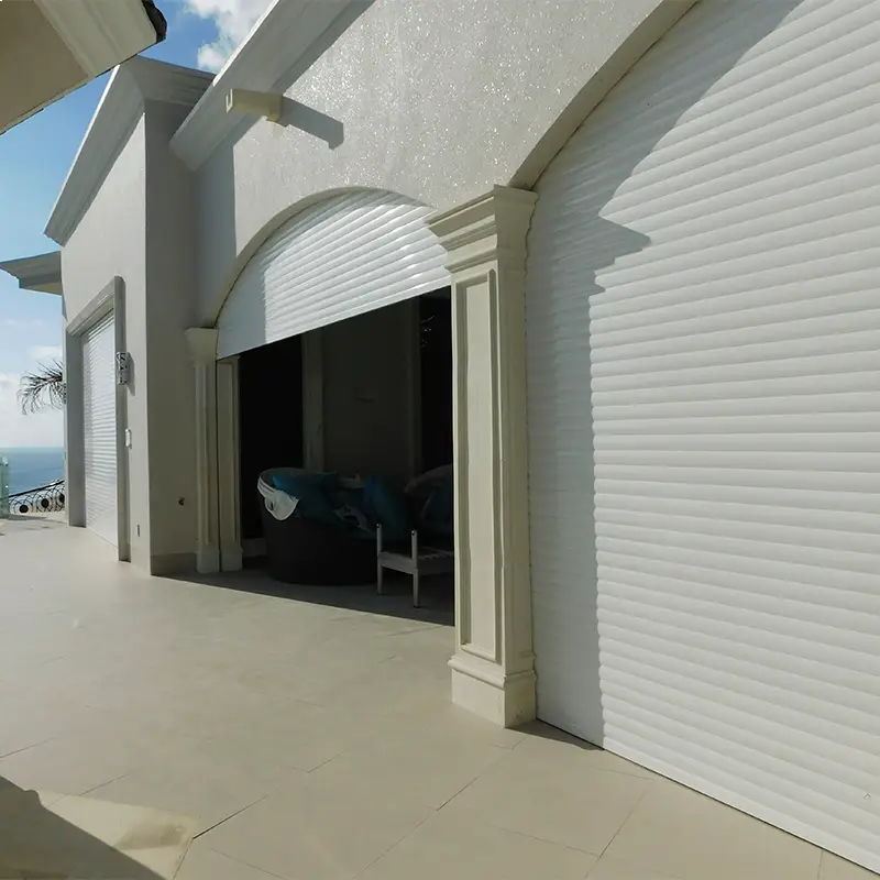 PERSIANAS ANTIHURACÁN  (Storm Shutters)